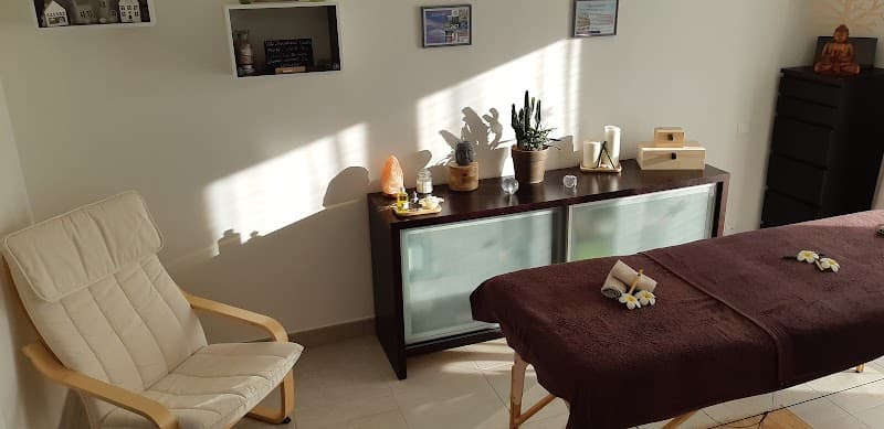 Nathalie massage hypnose carros Carros photo