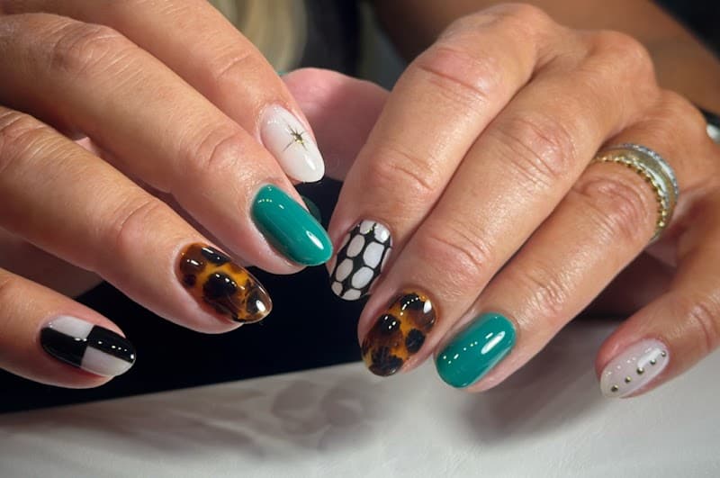 Naturally Nails East Greenwich photo
