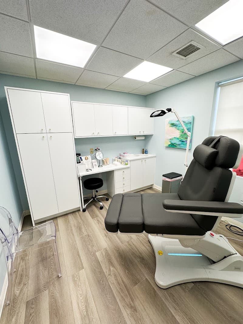 Naturallyou by Terry Conrad, APRN Greenwich photo