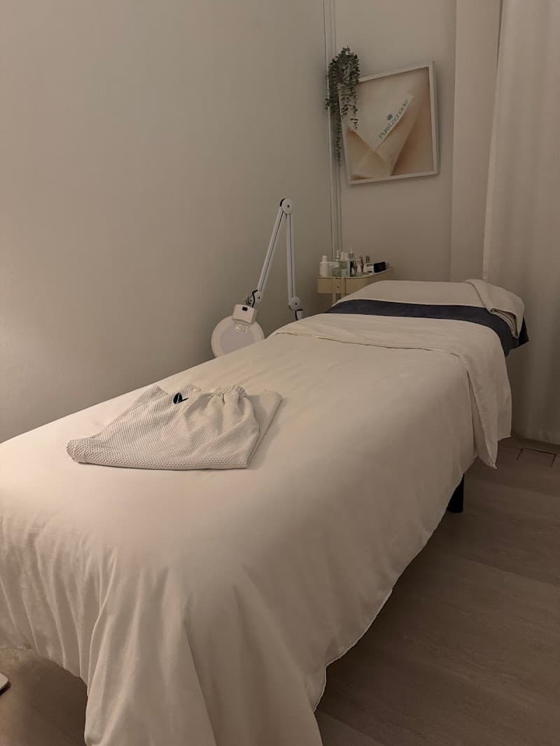 Naturely Organic Skincare Singapore photo