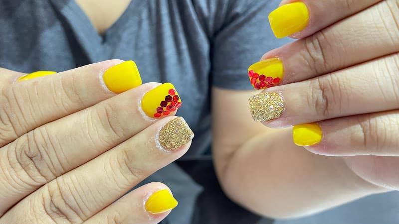 Naviah Nails and Boutique Nadi photo