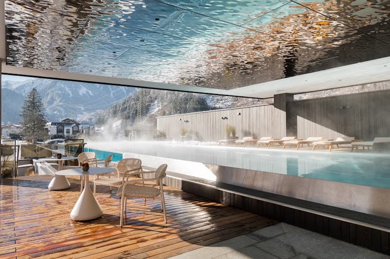Neuhaus Zillertal Resort Mayrhofen photo