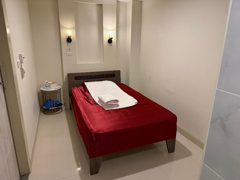 Nina Thai Traditional Massage Bangkok photo