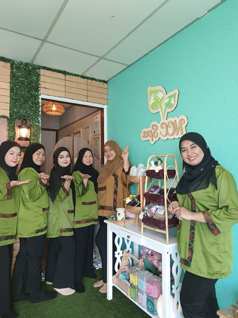Nisa' confinement care Kemumin photo