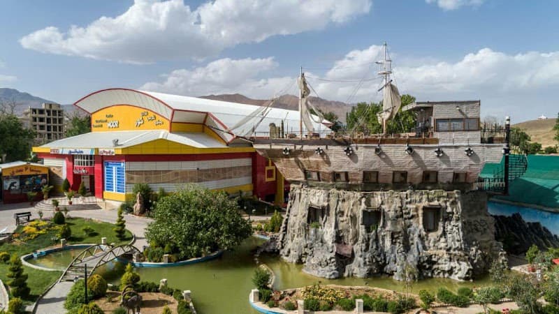 Noor Revolving Restaurant & Hall Mahallat photo