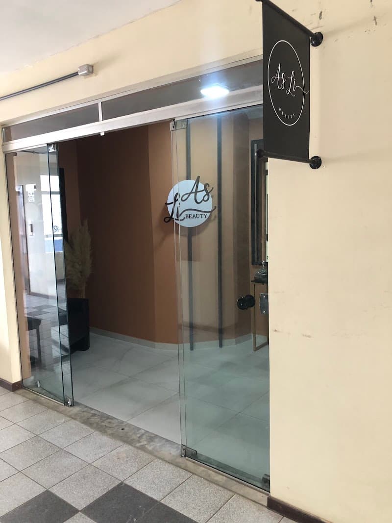 Núcleo de beleza Lily Oliveira Ibirité photo