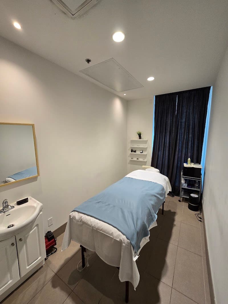 Oakridge Kerrisdale Massage Therapy Clinc Vancouver photo