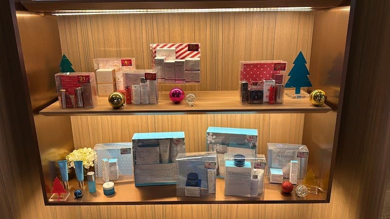 Oasis Beauty New Territories photo