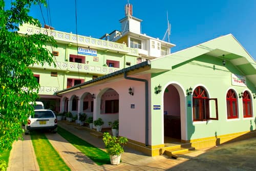 Ocean View Tourist Guest House and tours - Negombo. photo