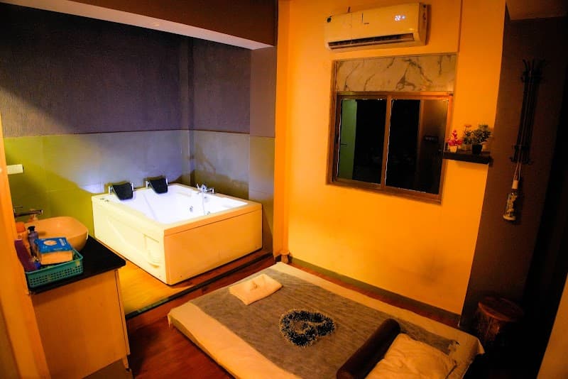 Oceanic Spa and Massage Lower Parel Mumbai photo