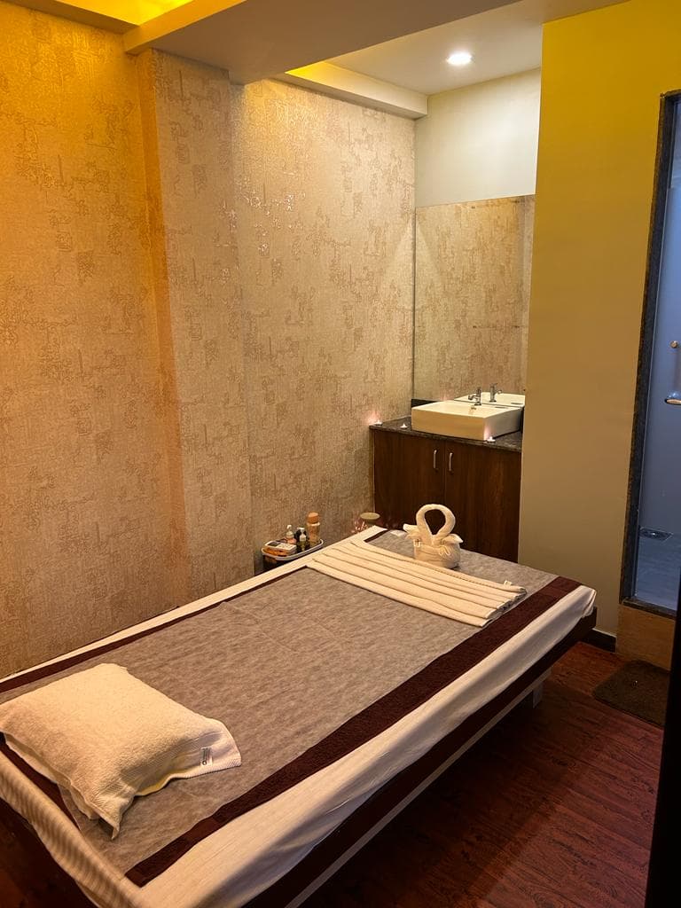 Oceanic Spa Latur photo