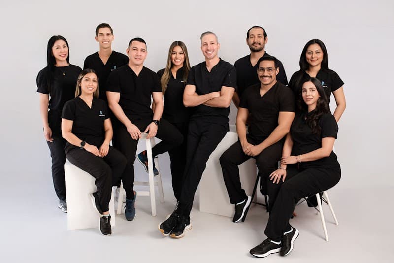 Odontólogo Pedro Montiel O. Manta photo