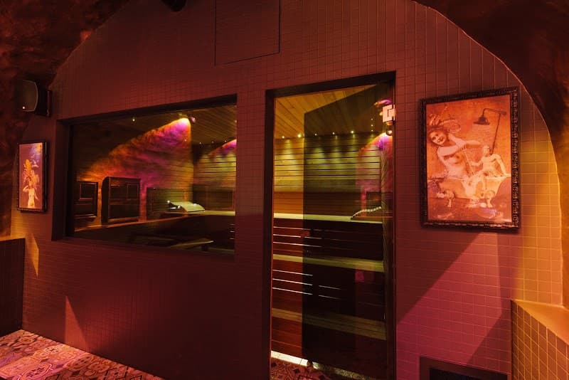 Tallinn Ööklubi Kontor Spa photo