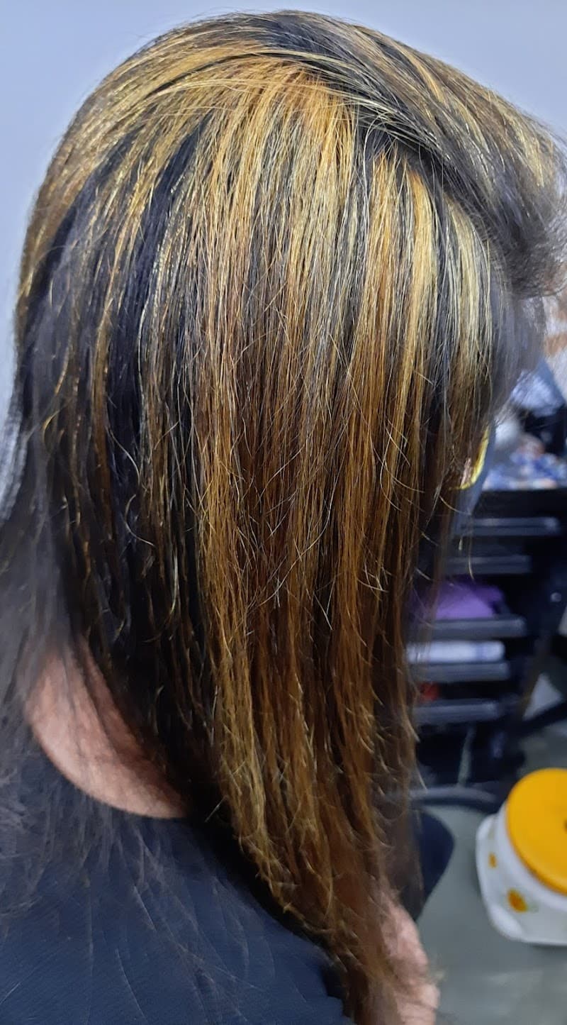 Osheen Spa, Beauty Clinic & Boutique Hoshangabad photo