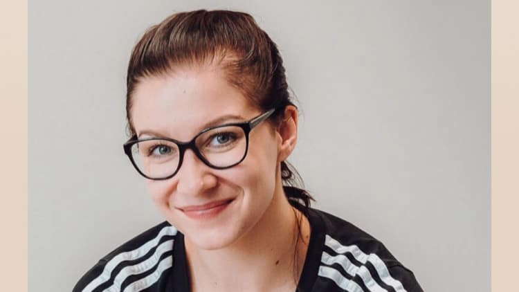 Osteopaatti ja urheiluhieroja Jenna Tuomaala Tampere photo