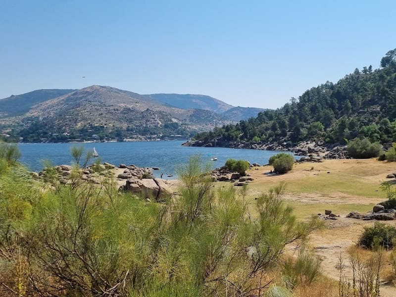 Pantano del Burguillo Barraco photo