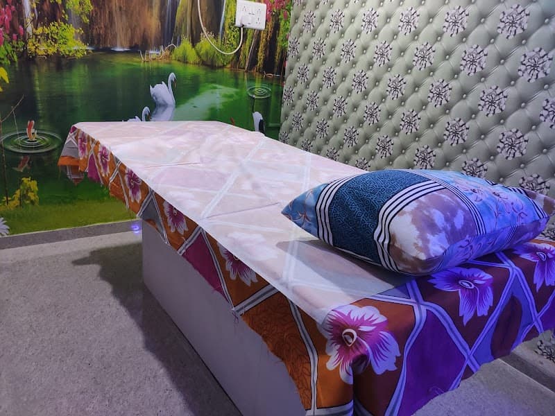 Pari Naturopathy and Luxurious Spa Gandhinagar photo