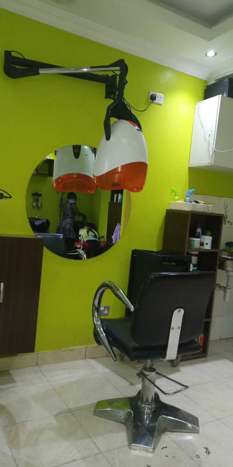 Pearl Salon & Barbershop Nairobi photo