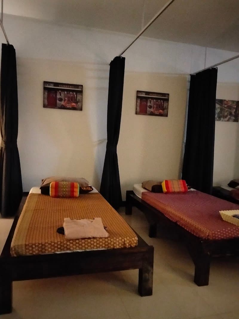 Phakamong thai massage 22-22 Pai photo