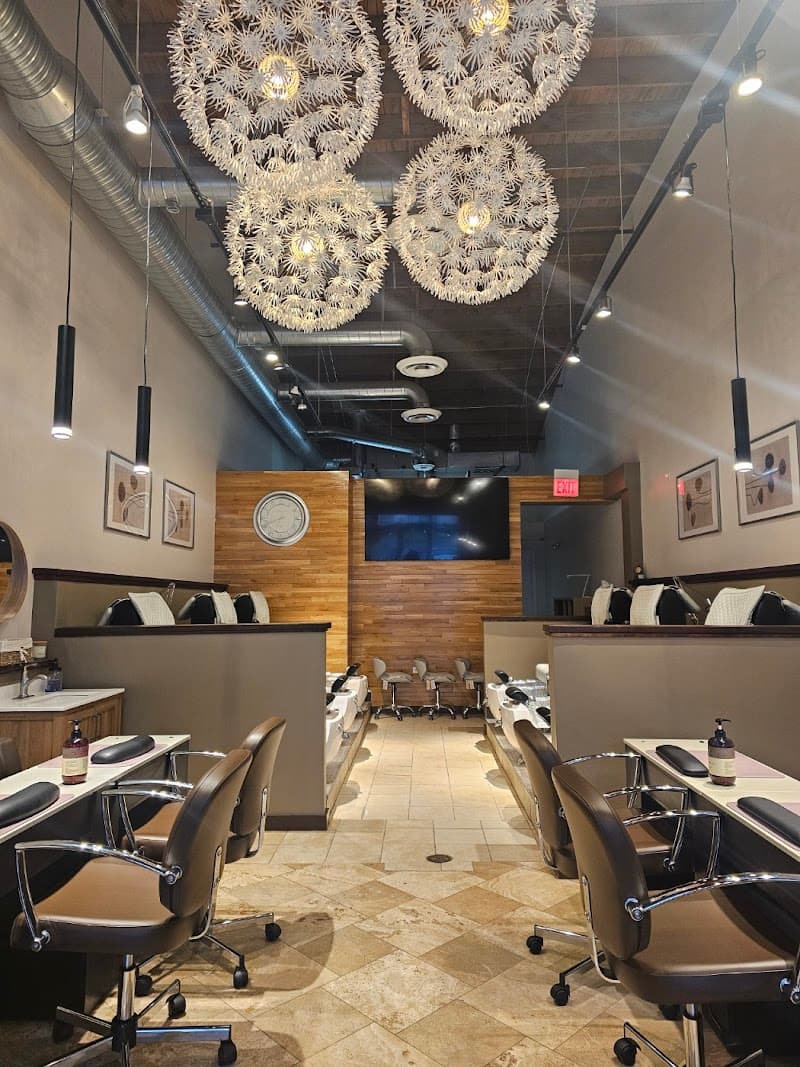 Phoenix Nail Salon Lake Forest photo