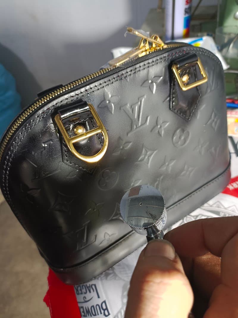 Phục Mỹ - Chuyên Gia Phục Hồi Hàng Hiệu Thủ Đức photo