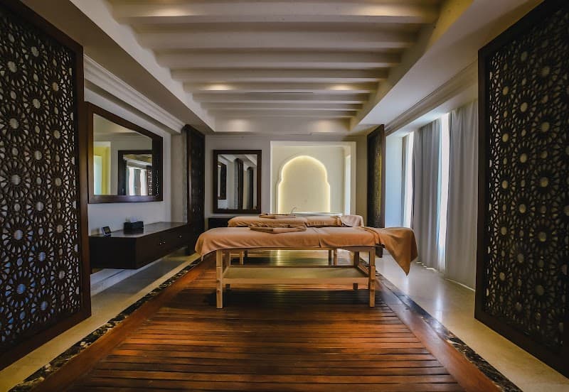 Planet Spa Baron Palace Sahl Hasheesh left beside Mirage Bay Resort photo