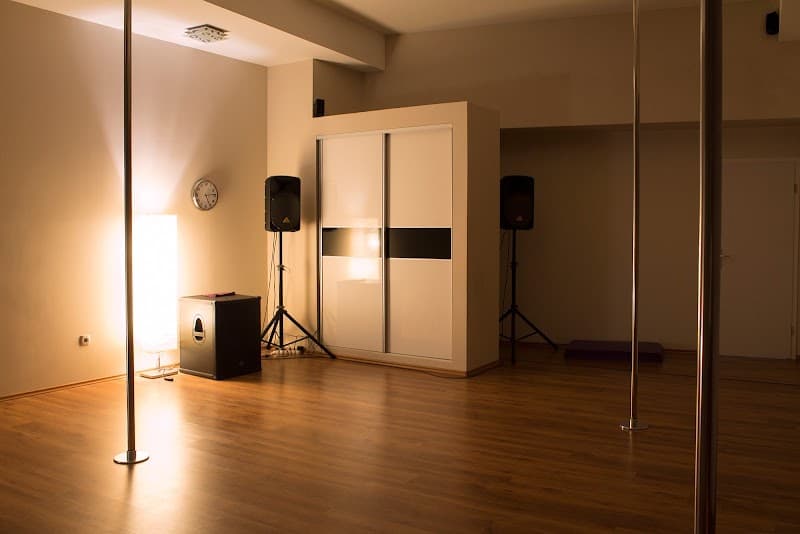 Pole Philosophy Split photo