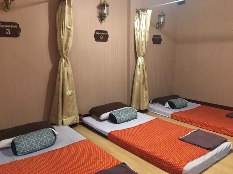 Pon Klaai Thai Massage Si Maha Phot photo