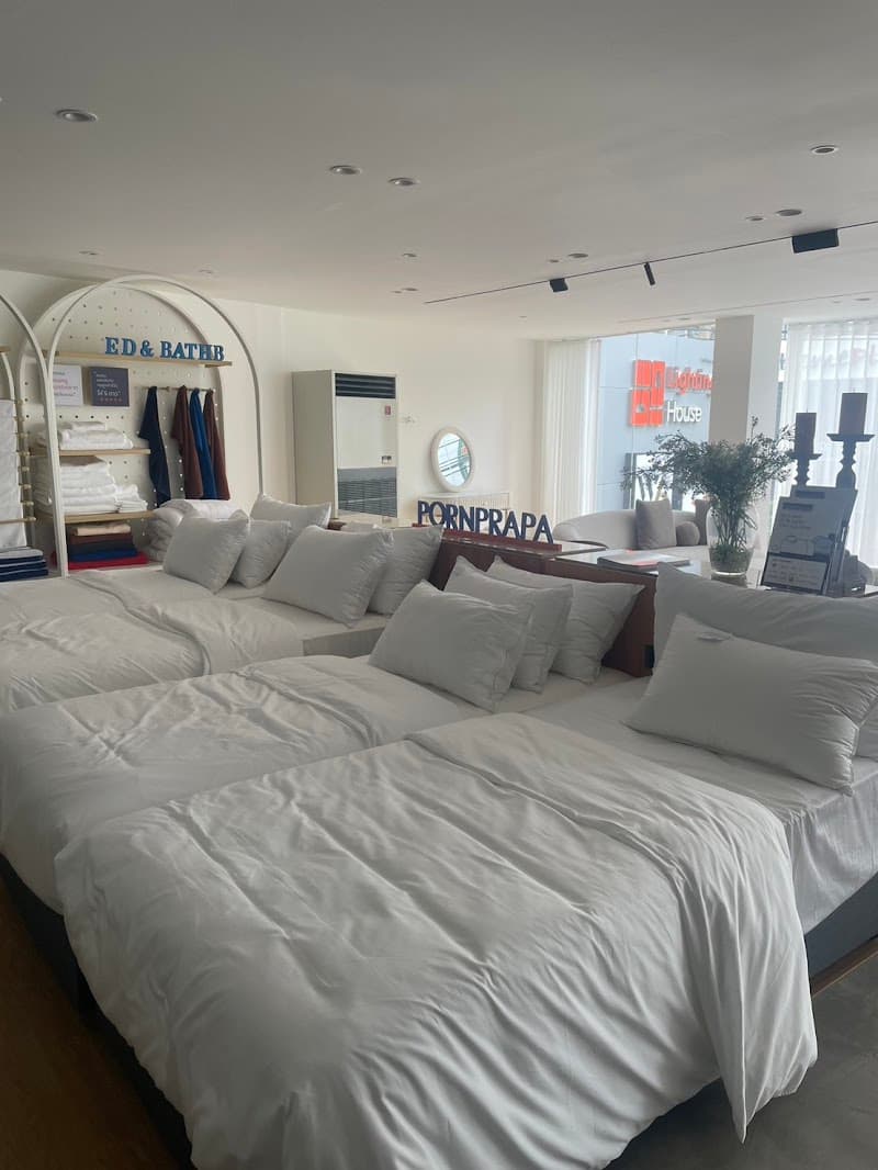 Pornprapa Nuad Phuea Sukkapap Bangkok photo