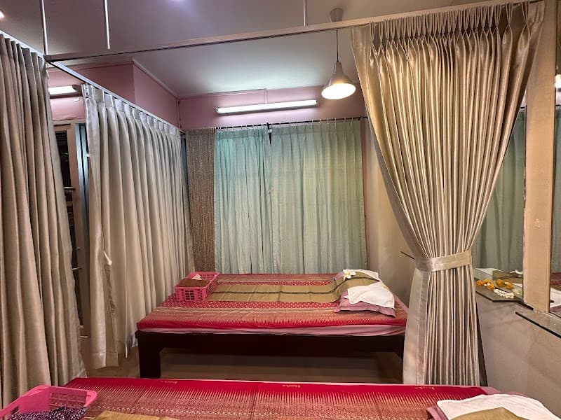 Prakai Kaew Nuad Phuea Sukkapap Bangkok photo