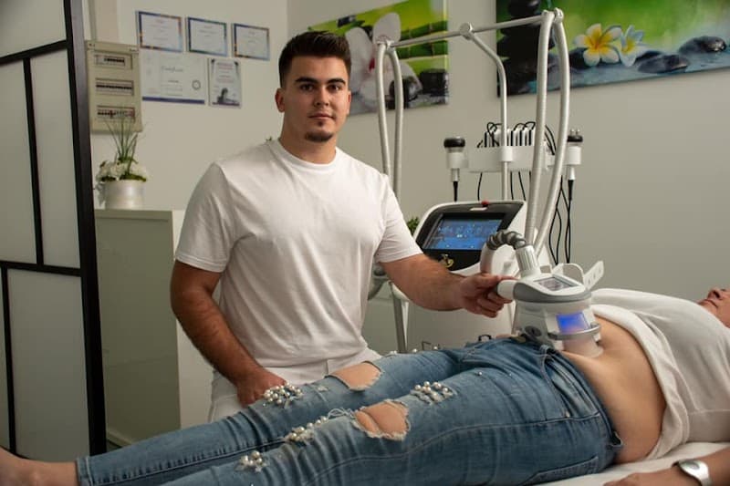 Preoblikovanje telesa in masaže Staš Maribor photo