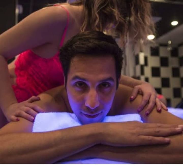 Priya massage parlour Kolkata photo