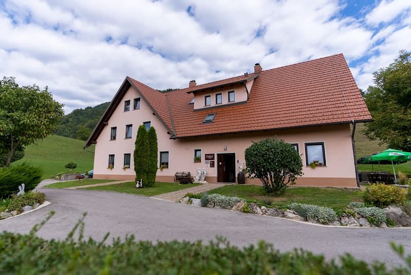 Prvinsko razvajanje Idrija photo
