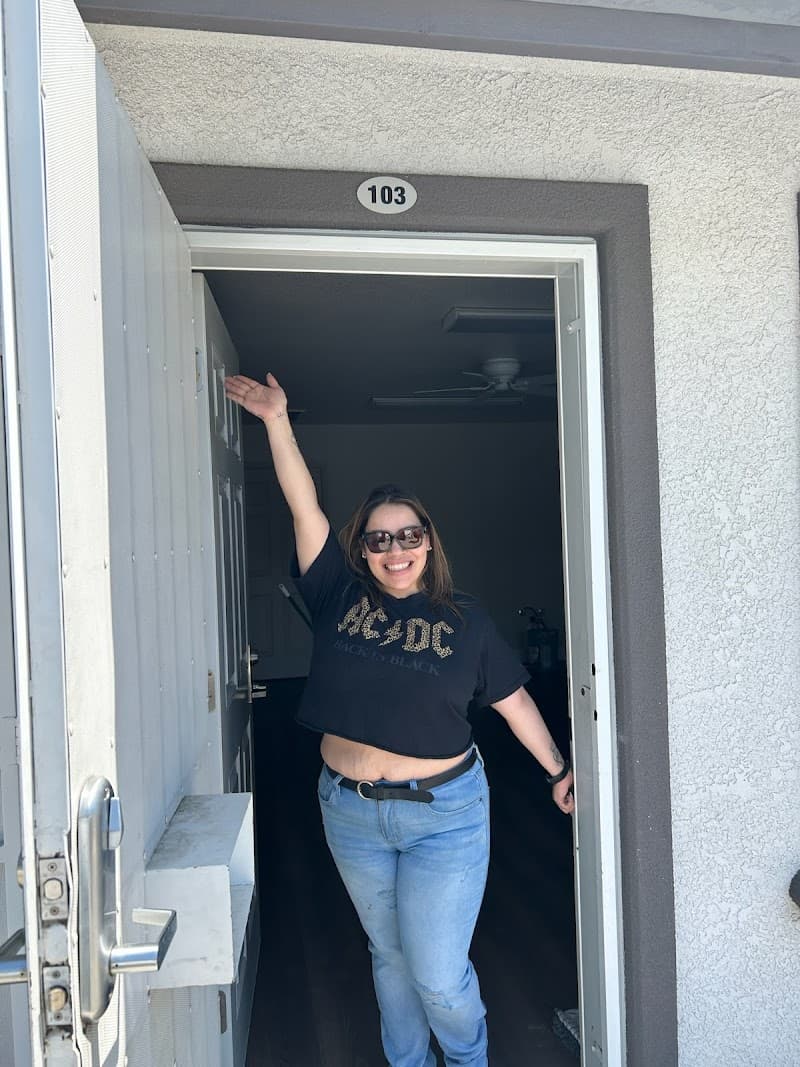 Pure Essence Body Works Madera photo