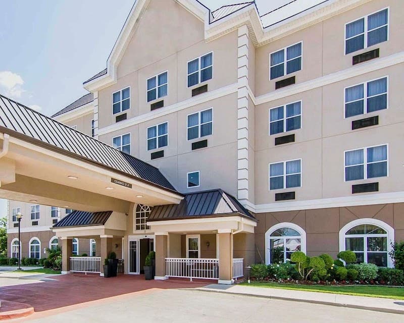Quality Inn & Suites I-35 E/Walnut Hill Dallas photo