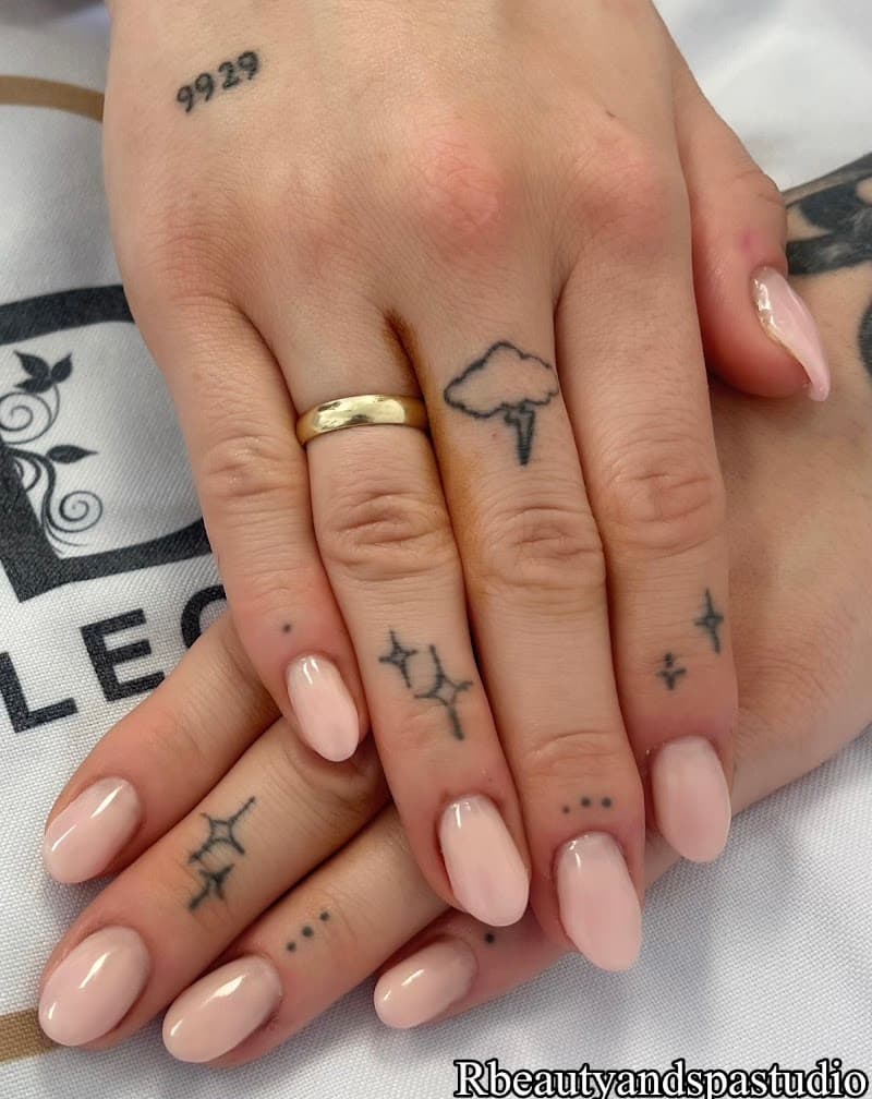 R Beauty and Spa Studio Airdrie photo