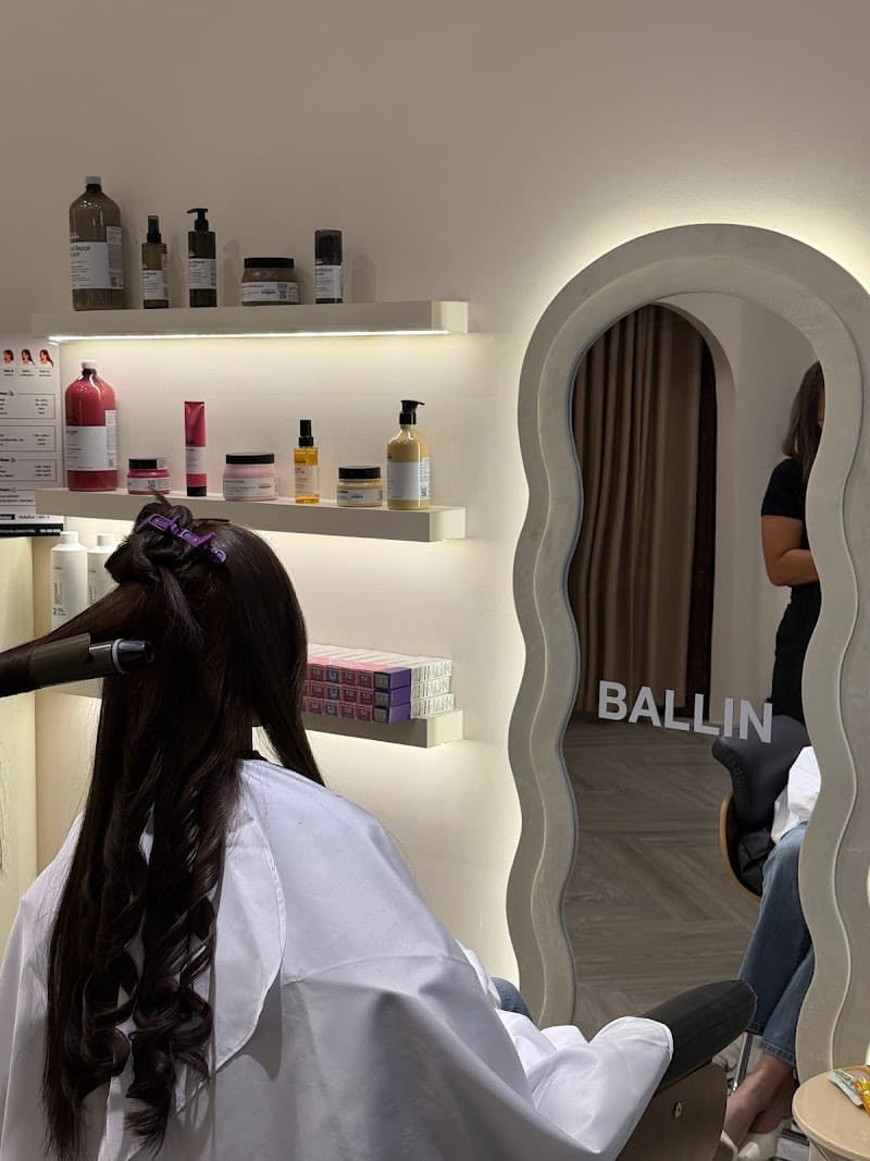 Raan Serm Suay Bell Beauty Shop Chai Badan photo