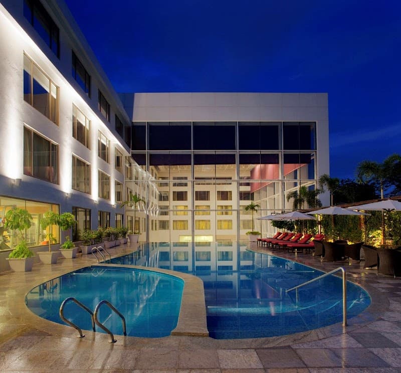 Radisson Blu Plaza Hotel Hyderabad Banjara Hills photo