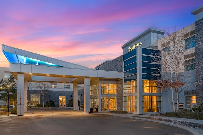 Radisson Hotel & Conference Centre Calgary Airport photo