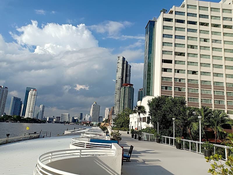 Ramada Plaza by Wyndham Bangkok Menam Riverside photo