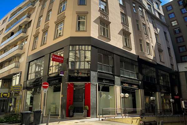 Ramada Squash Budapest photo