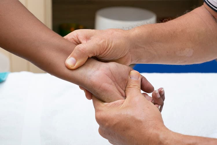 Reboutement Massages Soin des douleurs en Guadeloupe Le Moule photo