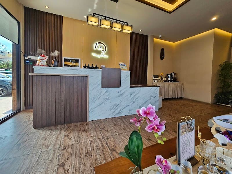 Refles Salon & Spa Massage Batam photo