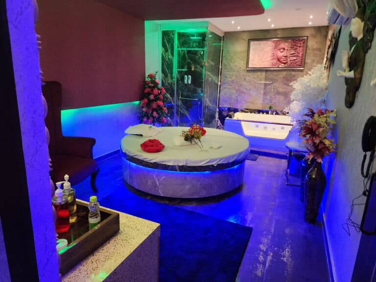 Relax body spa Black C photo