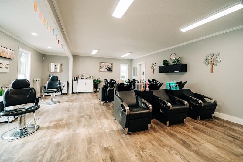 Relax & Revive Salon and Spa Tiffin photo