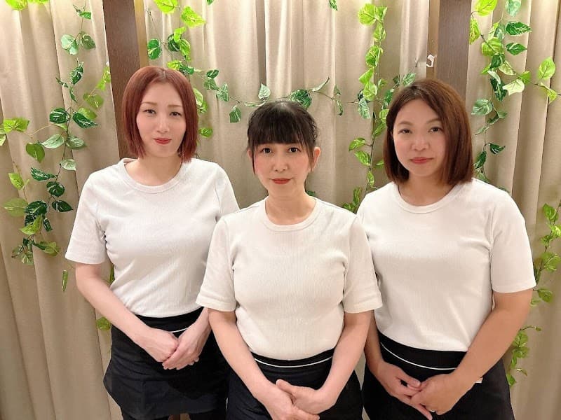 Relaxation Salon "Quasys" JR-sannomiya station Kobe photo