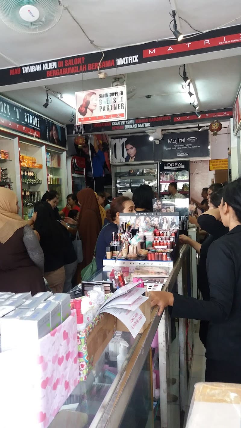 Reseller skincare Surabaya photo