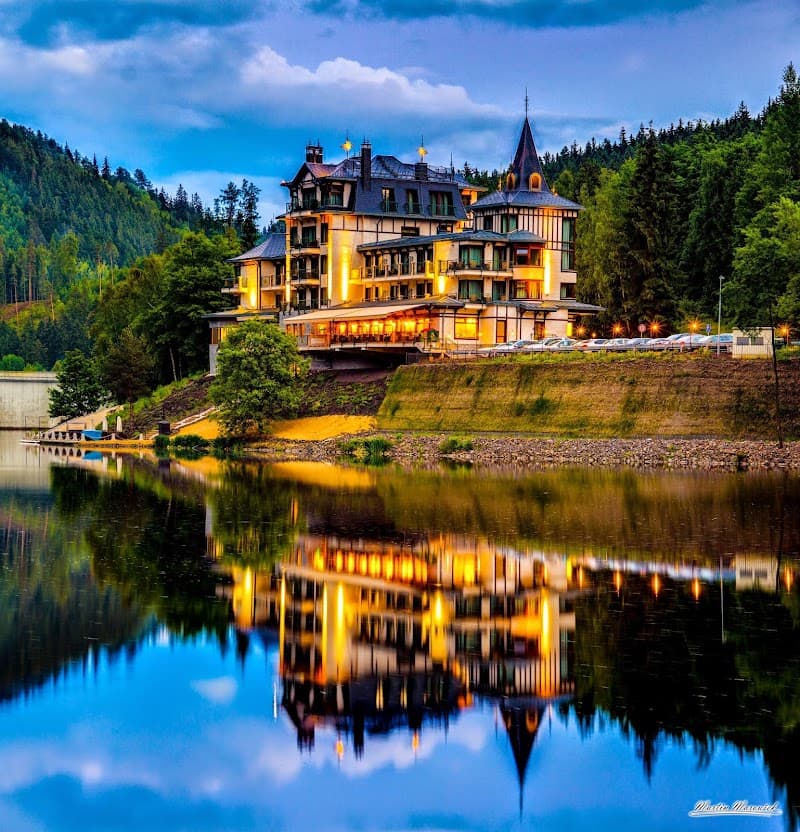 Retro Riverside Wellness Resort Karlovy Vary by Axxos Hotels photo