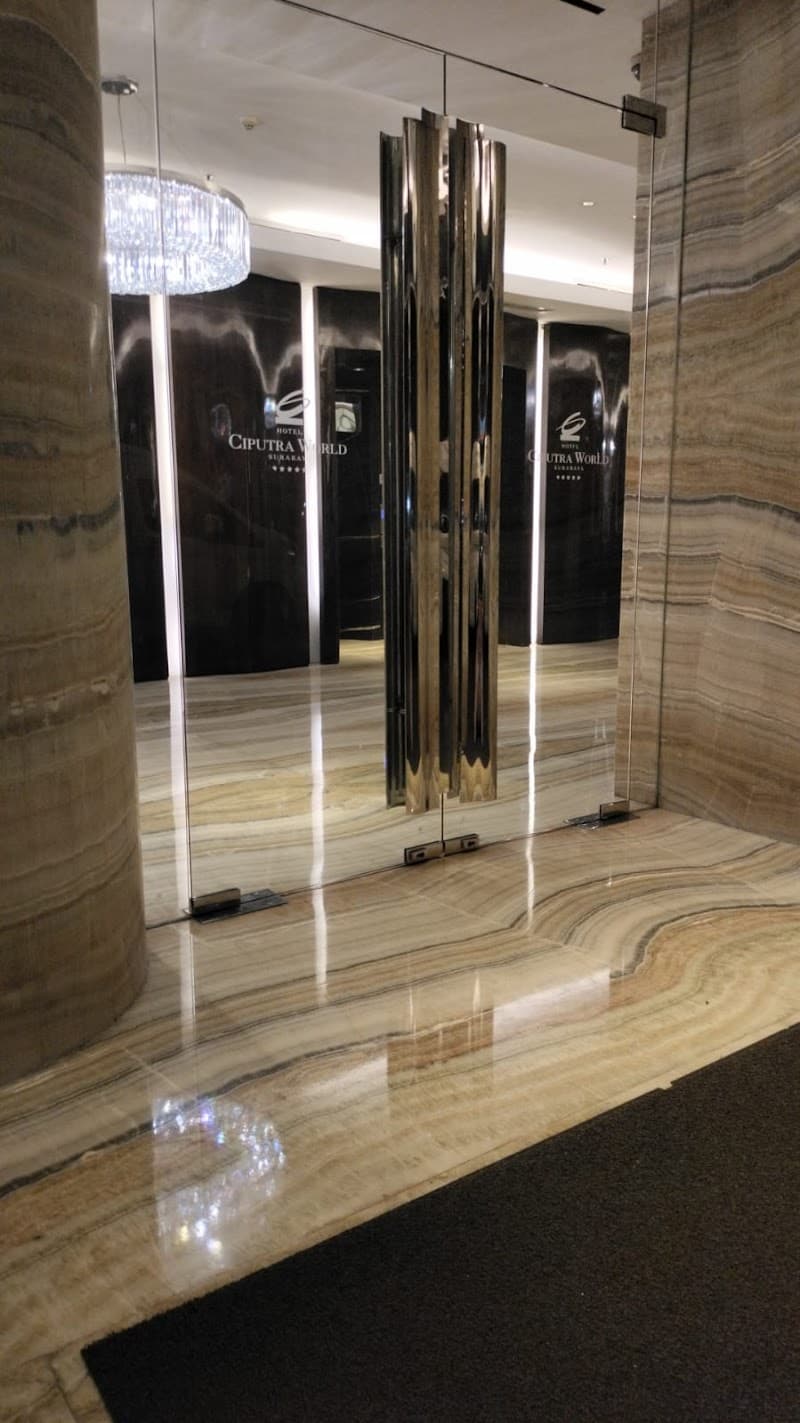 Rini Pijat Panggilan 24 Jam Surabaya photo