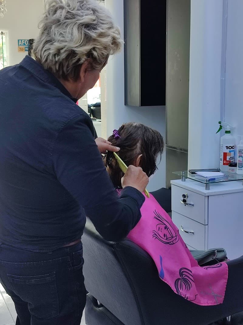 Roberto Peluqueria San Isidro photo